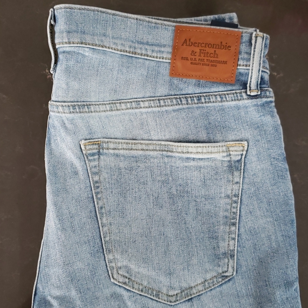 Men's A&F athletic skinny jeans